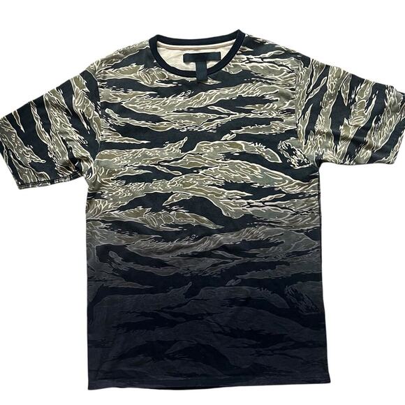 Black Scale Other - Black Scale Men Crewneck T Shirt XL Green Black Camo Tiger Dye Ombre